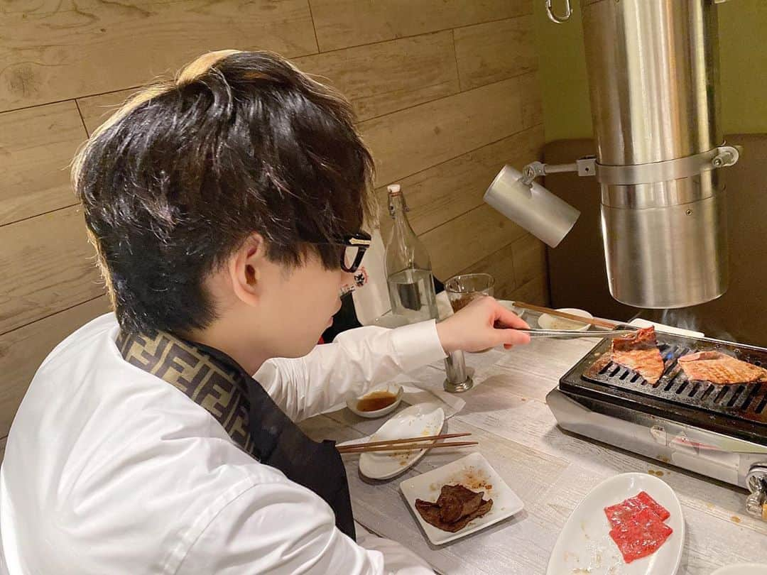 Hikaru（ヒカル）さんのインスタグラム写真 - (Hikaru（ヒカル）Instagram)「お昼から焼肉ランチ行ってきました  #withてんちむ #昼活したいけど結局続かない #そもそも焼肉より寿司派」7月9日 20時08分 - tadanokarisuma