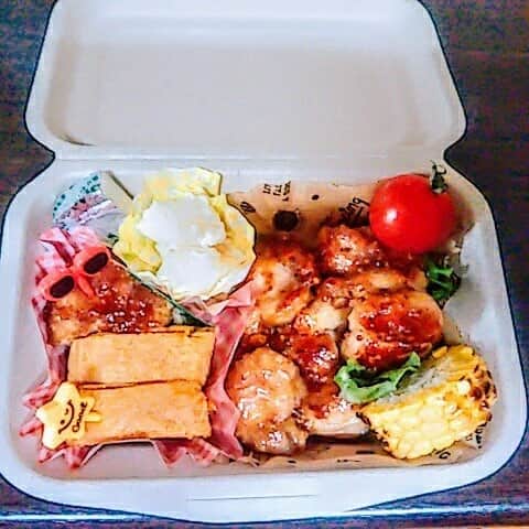 代永さや香のインスタグラム：「お弁当マイブーム♪🐕 #お弁当  #おべんたぐらむ  #使い捨て容器  #おべんとう作り楽しもう部」