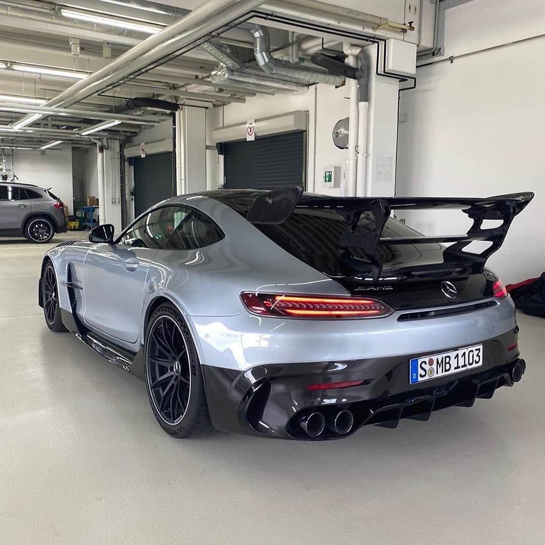 CarsWithoutLimitsさんのインスタグラム写真 - (CarsWithoutLimitsInstagram)「Thoughts about the 2021 Mercedes #AMGGTRBlackSeries ?? Photos ?????  #carswithoutlimits #amg #amggtr」7月9日 20時21分 - carswithoutlimits