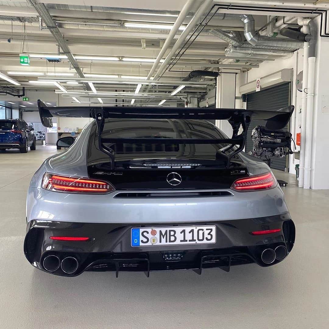 CarsWithoutLimitsさんのインスタグラム写真 - (CarsWithoutLimitsInstagram)「Thoughts about the 2021 Mercedes #AMGGTRBlackSeries ?? Photos ?????  #carswithoutlimits #amg #amggtr」7月9日 20時21分 - carswithoutlimits