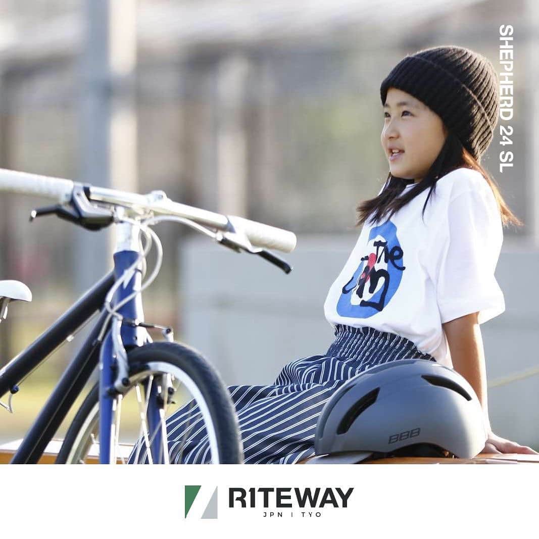 RITEWAY -Official Instagram-さんのインスタグラム写真 - (RITEWAY -Official Instagram-Instagram)「SHEPHERD 24SL～シェファード24SL⁠⠀ ｰｰｰｰｰｰｰｰｰｰｰｰｰｰｰｰｰｰｰｰｰｰｰｰｰｰｰｰｰｰｰｰｰｰｰ⁠⠀ .上質なアーバンジュニアクロス⁠⠀ .大人用と全く同じ設計の上質なキッズバイク。⁠⠀ .シェファードの設計をそのままに、スローピングフレームにすることで身長130cmから乗れる本気のクロスバイク。⁠⠀ .ハンドルバーやクランクの長さは大人用と同じ品質でキッズ専用のコンパクトモデルを開発、.スペックしたことで、キッズバイクとしては最高クラスの走行性能を発揮。⁠⠀ ——————————⁠⠀ #shepherd #シェファード24SL⁠⠀ #riteway #bicycle ⁠⠀ ——————————⁠⠀ #ライトウェイ #自転車 #キッズバイク #子供車⁠⠀ #citybike #ロードバイク #cyclinglife #自転車のある風景 #サイクリング #クロスバイク」7月9日 20時24分 - riteway_bike