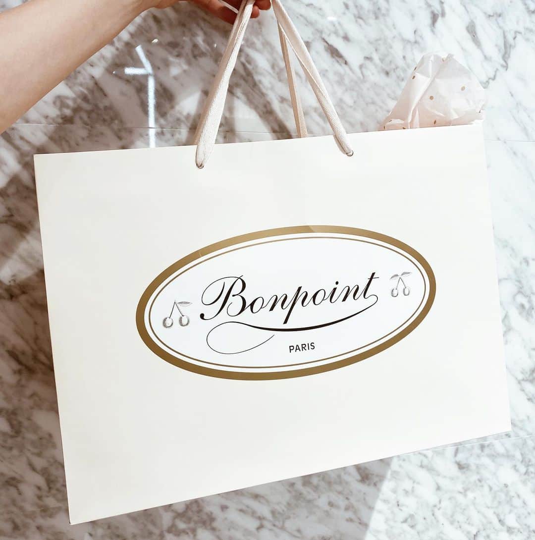 橋本まゆのインスタグラム：「袋まで可愛い♡﻿ ベビーちゃんの物を…🧸﻿ ﻿ #bonpoint#ベビー服#ボンポワン#ベビーグッズ#マタニティ」