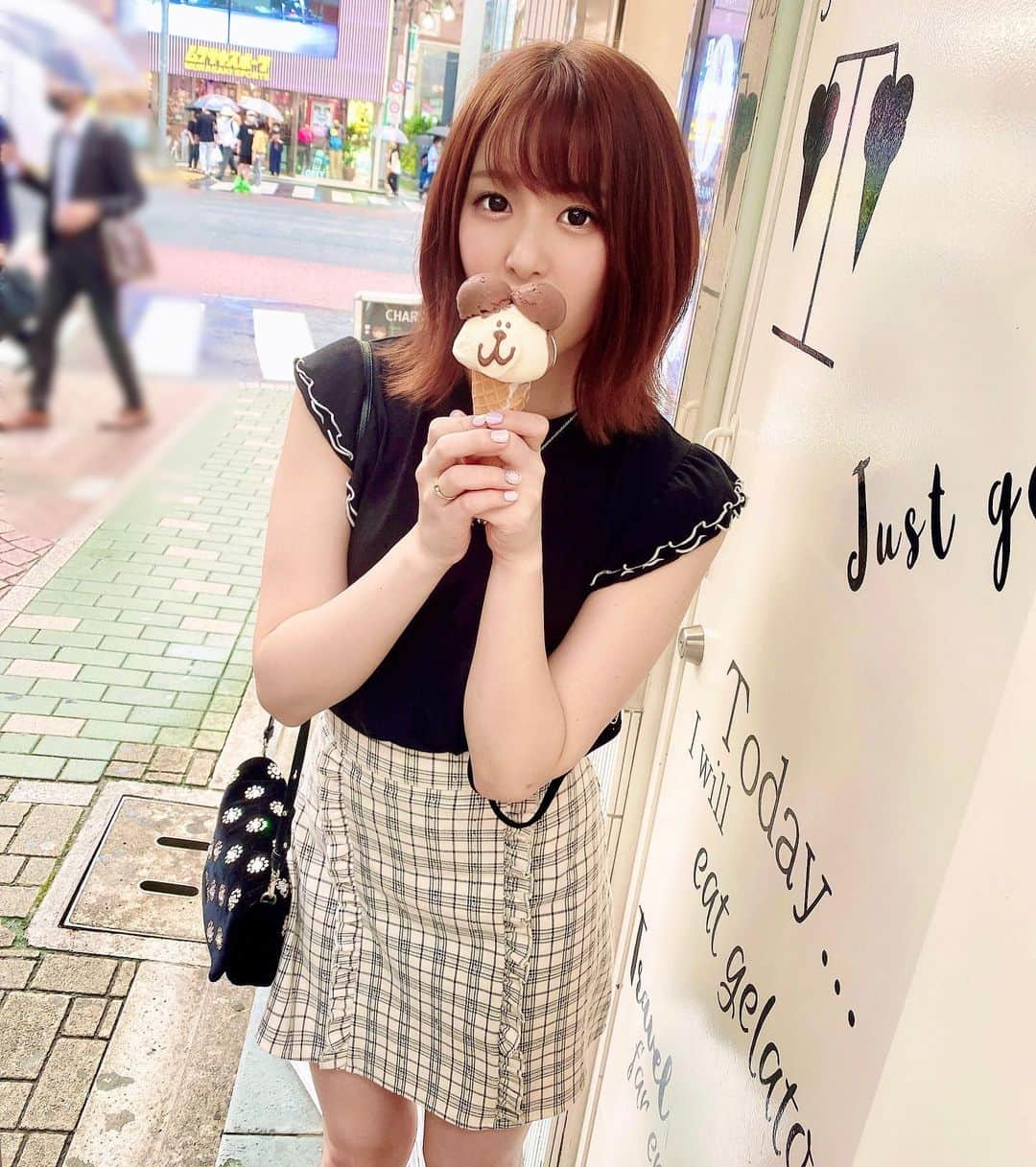 二宮ひかりさんのインスタグラム写真 - (二宮ひかりInstagram)「・ ・ ・ めっかわアイス🍨🤍 ・ ・ ・ #av女優 #二宮ひかり  #にのひー  #ちっぱい #貧乳 #手のひらサイズ #アタッカーズ #アタッカーズ専属 #アイス  #原宿アイス  #秒で溶けた  #べとべと  #笑」7月9日 20時49分 - hikari_ninomiya_