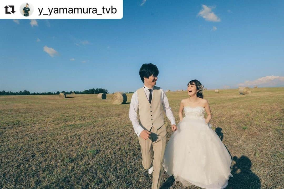 STUDIO SOLAさんのインスタグラム写真 - (STUDIO SOLAInstagram)「#Repost @y_yamamura_tvb ・・・ パッチワークプラン。 北海道ロケーションフォト😊  ﻿ ﻿ \\オンライン相談会はじめました//﻿ ご予約はプロフィール欄のホームページリンクから✨﻿ ﻿ 7月から9月の撮影予約も好評受付中です！﻿ ﻿ photo @y_yamamura_tvb  hairmake @minae_hairmake_tvb  @kaho.hm_aqua  ﻿ ﻿ #パッチワークの丘  #STUDIOSOLA﻿ #スタジオソラ ﻿ @decollte_weddingphoto @decollte_weddingstyle @d_weddingphoto_jp﻿ #weddingphoto  #instagood #結婚式前撮り #新婚旅行 #チェリフォト #北海道旅行﻿ #富良野 #北海道前撮り#牧場 #ロケーションフォト #tokyo_camera_club #前撮り#東京カメラ部﻿ #weddingdress #prewedding #写真好きな人と繋がりたい #ひまわり畑  #ラベンダー  #ウエディングヘア﻿ #wedding #結婚写真 #前撮り #プレ花嫁#卒花嫁 #日本中のプレ花嫁さんと繋がりたい #結婚式﻿ #結婚式準備」7月9日 20時49分 - studiosola_hokkaido