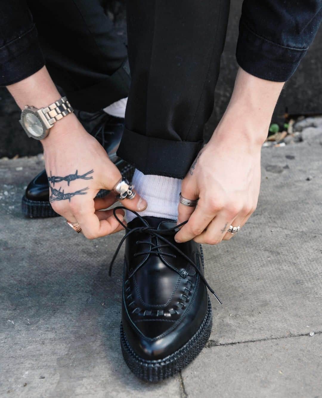アンダーグラウンドのインスタグラム：「The Original Barfly Creeper- one of the Originals from the 1980's collection and an ever present in our range, Now restocked in all sizes from 2-12 . Algender as always.⁠ ⁠ ⁠ ⁠ #UndergroundEngland #UndergroundShoes #UndergroundCreeper #BarflyCreeper #Creepers #Underground #Barfly #PointedCreeper #OriginalCreeper」