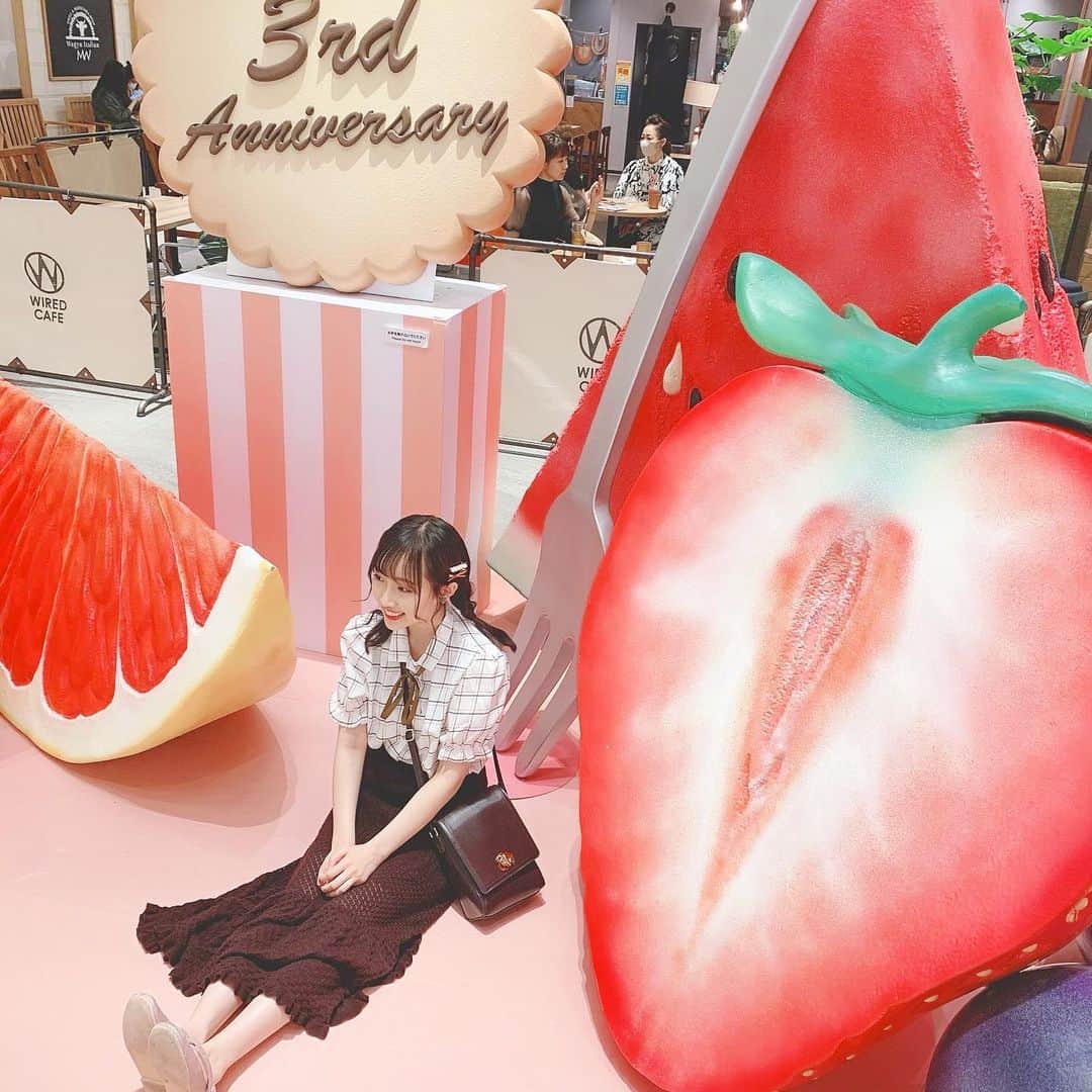 星野麻里愛さんのインスタグラム写真 - (星野麻里愛Instagram)「かわいくない？🍓  #いちご #ストロベリー#strawberry #いちごがある生活 #フルーツ#巨大#ゲートタワーランチ🍴 #ゲートタワー」7月9日 21時05分 - maria.pink28