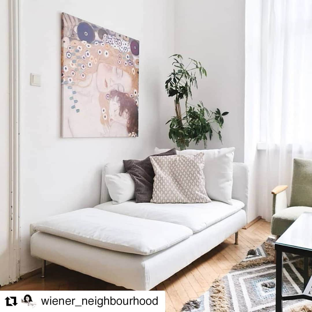 IKEA Austriaさんのインスタグラム写真 - (IKEA AustriaInstagram)「@wiener_neighbourhood holt sich den Sommer mit hellen Farben bis in die Wohnung. 🌞☁️ #IKEAat #Regram  //SÖDERHAMN  Récamiere mit Armlehne, Finnsta weiß  € 455,-」7月9日 21時06分 - ikeaaustria