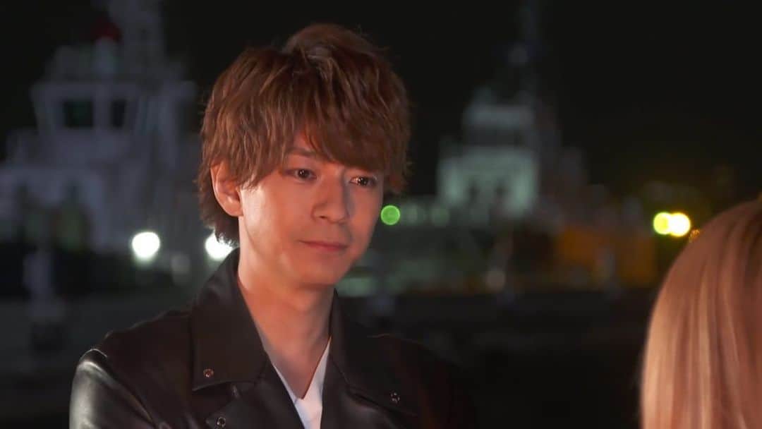 三浦翔平　ファンアカウントさんのインスタグラム写真 - (三浦翔平　ファンアカウントInstagram)「2020.7.4 #M愛すべき人がいて 第7話 #マサ#マックスマサ part.8 ・ ストーリーズにさっき上げたシーンがここのシーンに繋がってくような。 アユはできる、、、 お互いが 自分に言い聞かせるように 発する言葉ひとつひとつが 切なすぎた。 ・ この指切り SURREALの 「Ah- 指切りをしたあの日の約束は」 からきてるみたい。 翔平くんの案だそうです( ´罒`*)✧" ・ 離れてても 一緒ではなかったとしても 向いている方向は同じってことかな… ・ #三浦翔平#安斉かれん#指切り#横浜#最終回#感動#テレビ朝日#abema」7月9日 21時15分 - shohei_fan