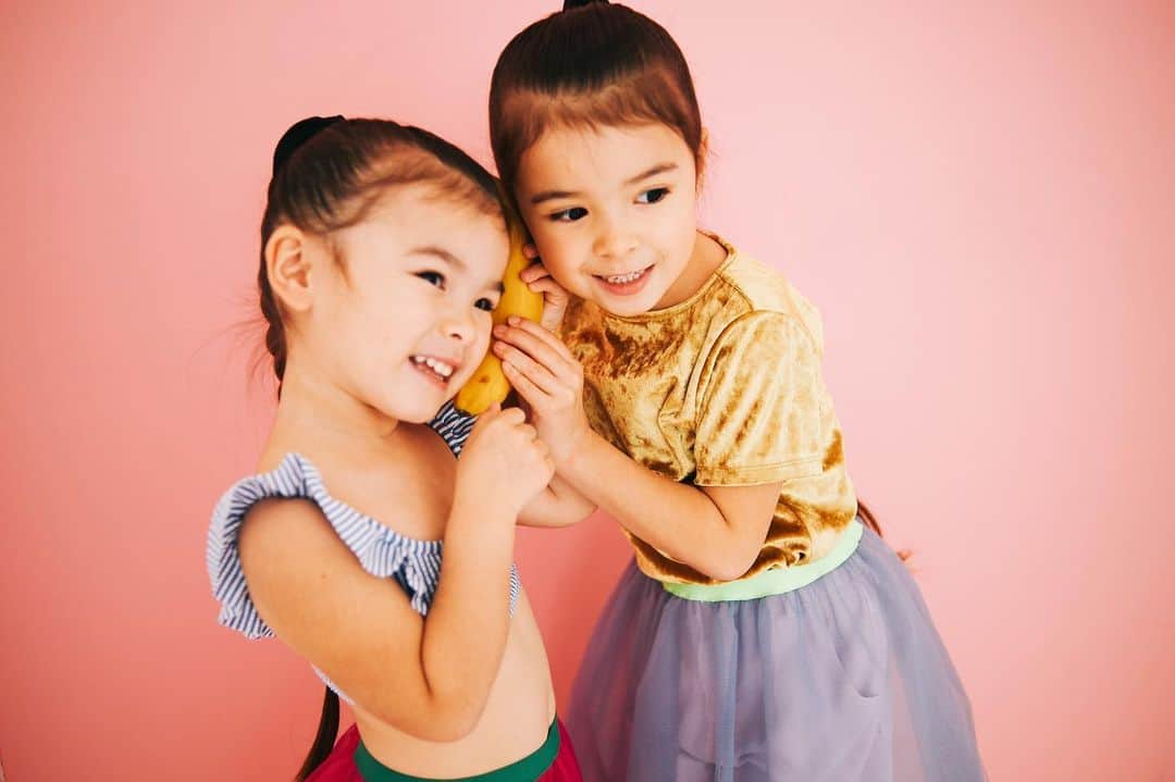 花盛友里のインスタグラム：「可愛すぎる子供服　@scotandy_tokyo の撮影。  キッズたちを追いかけながら撮影するの楽しかったー！」