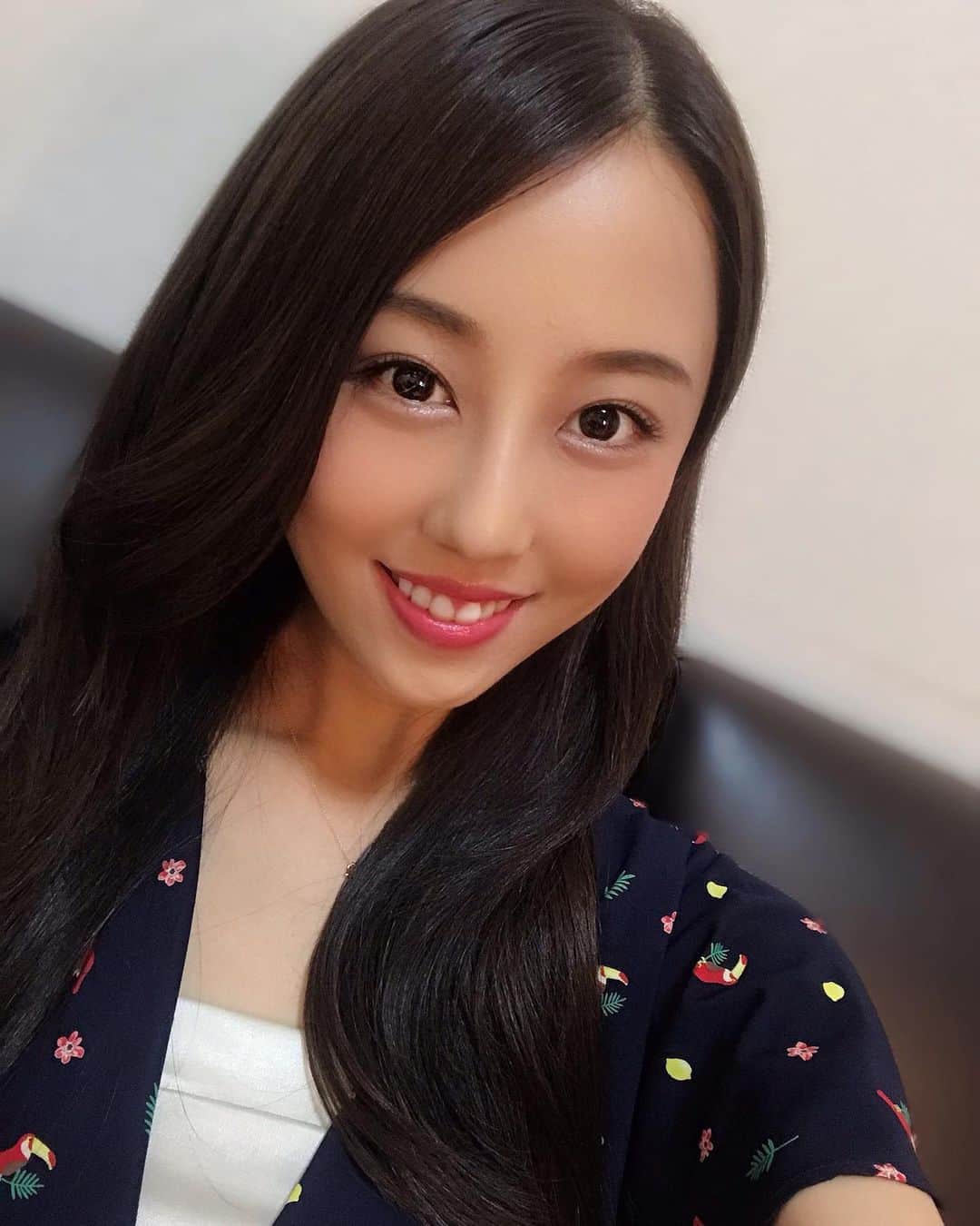 のインスタグラム：「今週のスタンバイ﻿ 反響が大きくて☺️✨﻿ 嬉しい😊💕﻿ ﻿ ﻿ 新型コロナの影響で﻿ 自転車通勤ブーム🚴‍♀️で﻿ 自転車の売り上げや需要が急激に高まっている❗️﻿ 比較的安価な自転車は売り切れ、﻿ 最近では高額なものまで売れているそうです🚲﻿ ﻿ 反面、事故も多発していまして﻿ ﻿ 🌟まず乗り手は自転車保険に入ること。﻿ 🌟事故を未然に防ぐために、﻿ 信号や一時停止を守るだけでなく、﻿ 車道の左側通行を必ず守り、出会い頭事故を引き起こさないこと。﻿ ﻿ など、意外と守られていないルールについても﻿ ご紹介しました🙌﻿ ﻿ コロナを避けても事故に巻き込まれては﻿ 元も子もないので😭﻿ ﻿ ﻿ 少しでも事故が減りますように。﻿ ﻿ #新型コロナウイルス #自転車 #自転車通勤 #自転車事故 #自転車事故が減りますように #tbスタンバイ #helloworld #photooftheday」