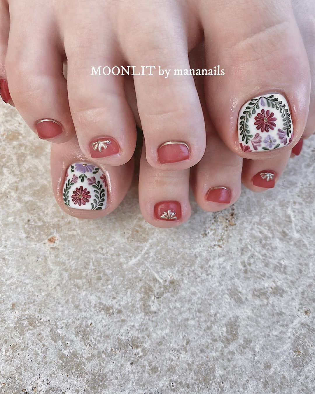 mananailsさんのインスタグラム写真 - (mananailsInstagram)「red × embroidery🌹 ㅤ ☾120min design」7月9日 12時32分 - mananails