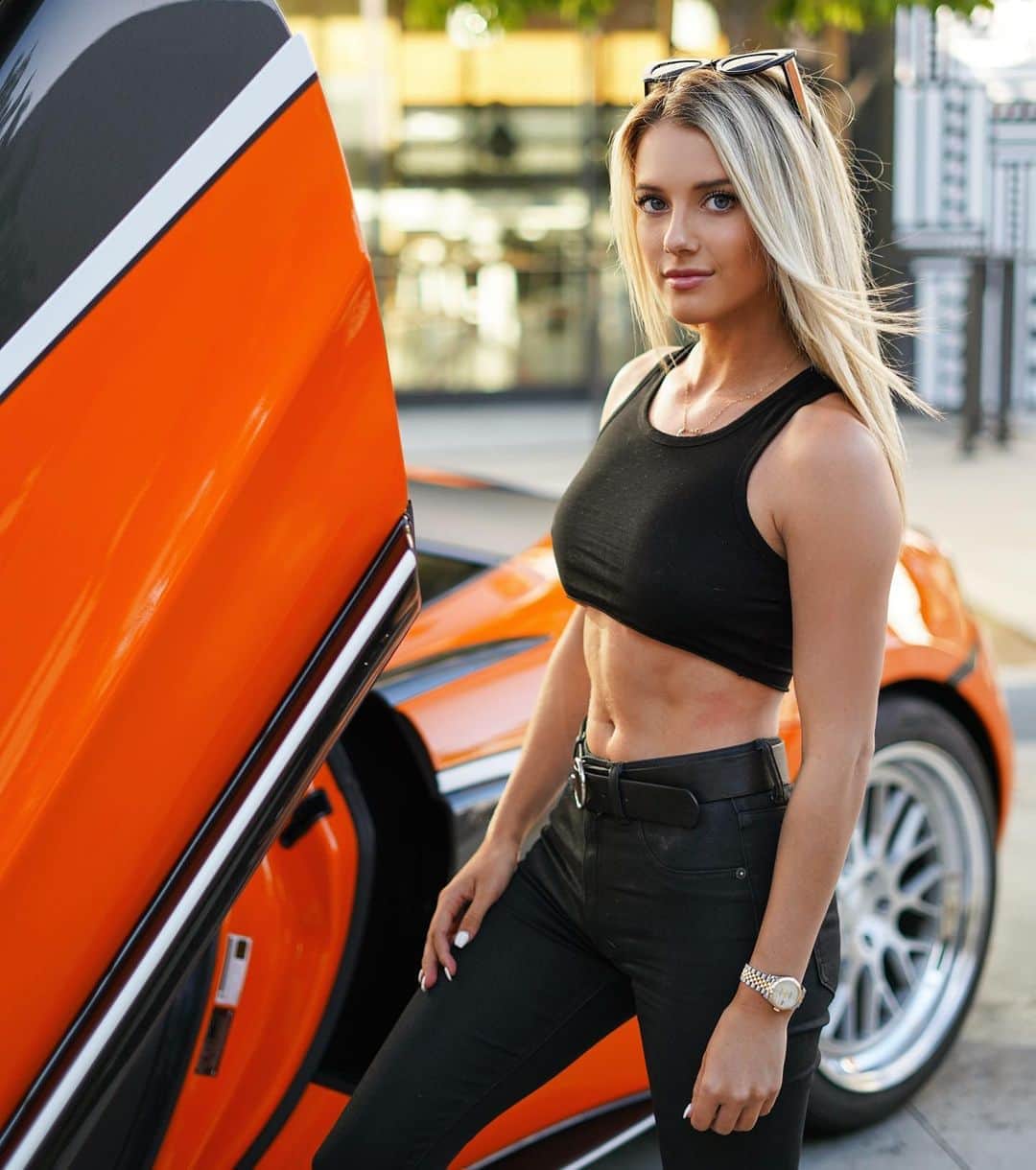 Lindsay Brewerのインスタグラム：「What more do you need besides a Mclaren 570s? Got the check out this beauty and a few more amazing cars out in Long Beach! Click the link in bio to check out the video🤩 photo: @billco」