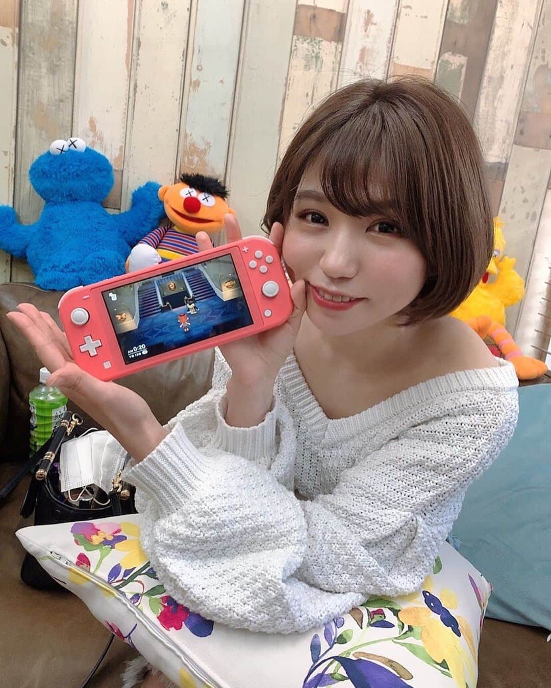 クルーズグループ【公式】のインスタグラム：「めっちゃ久しぶりな夏希ちゃん😃😃 ・ ・ みんな自粛中は、ゲームしてたみたいだけど、いまは、ゲームロス？！😅 ・ ・ 私もドラマロス🤣🤣 ※ドラマ見る時間がなくなった（笑） ・ ・ #コロナに負けるな  #夏希のあ #ゲーム #元気が1番 #クルーズグループ #crusegroup #AV女優 #セクシー女優  #좋아요환영 #소통환영 #오오티디 #팔로우미 #팔로우 #소통해요 #셀카 #셀피 #셀스타그램  #扎心了 #赞 #好吃 #粉我 #照片 #时装 #谢谢你总是关照我 #请多」