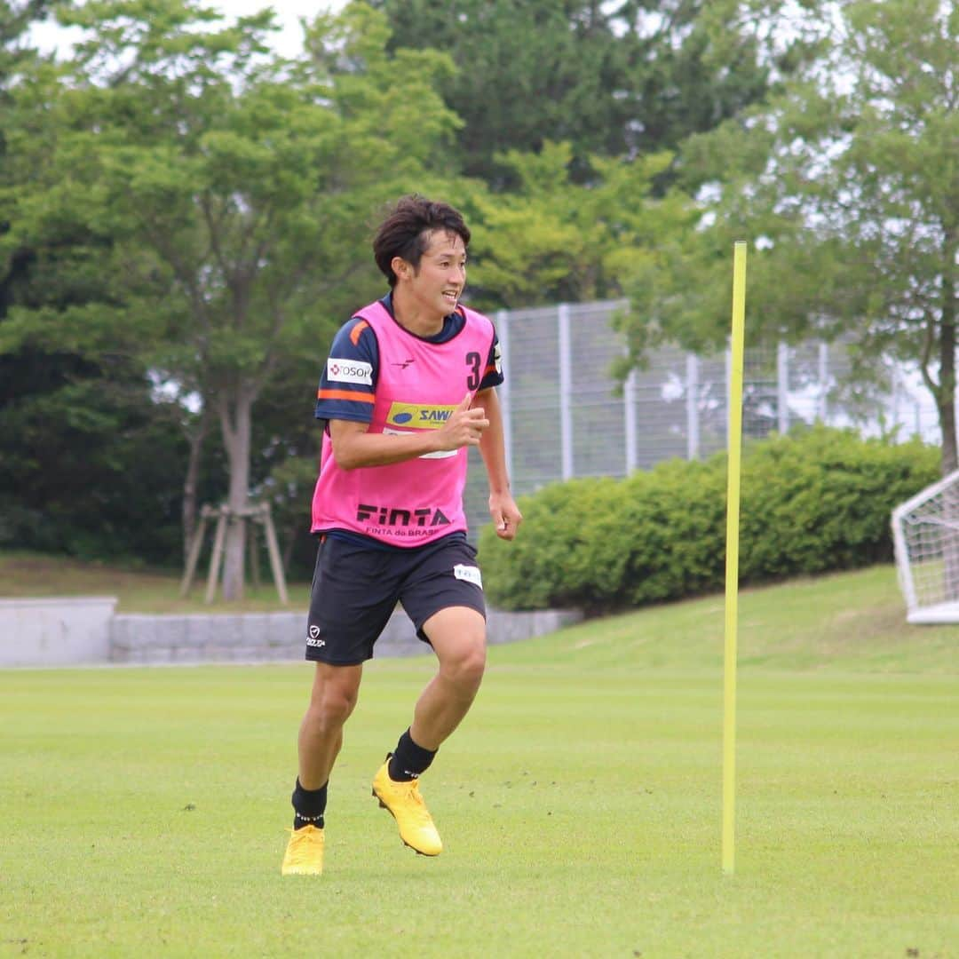 レノファ山口FCさんのインスタグラム写真 - (レノファ山口FCInstagram)「7月9日　トレーニング #renofa #レノファ山口 #楠本卓海 #イウリ #国本玲央 #眞鍋旭輝 #山田元気 #武岡優斗 #池上丈二 #ヘニキ #ヘナン #高井和馬」7月9日 13時56分 - renofa_yamaguchi