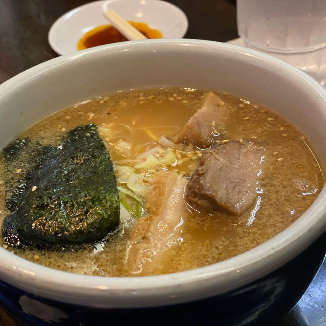 吉田奈央さんのインスタグラム写真 - (吉田奈央Instagram)「気づけばラーメンばかり食べている。 前はそんなに食べていなかったのに🍜  家系こってり豚骨ラーメンが食べたい🤤」7月9日 14時05分 - naoyoshida0903