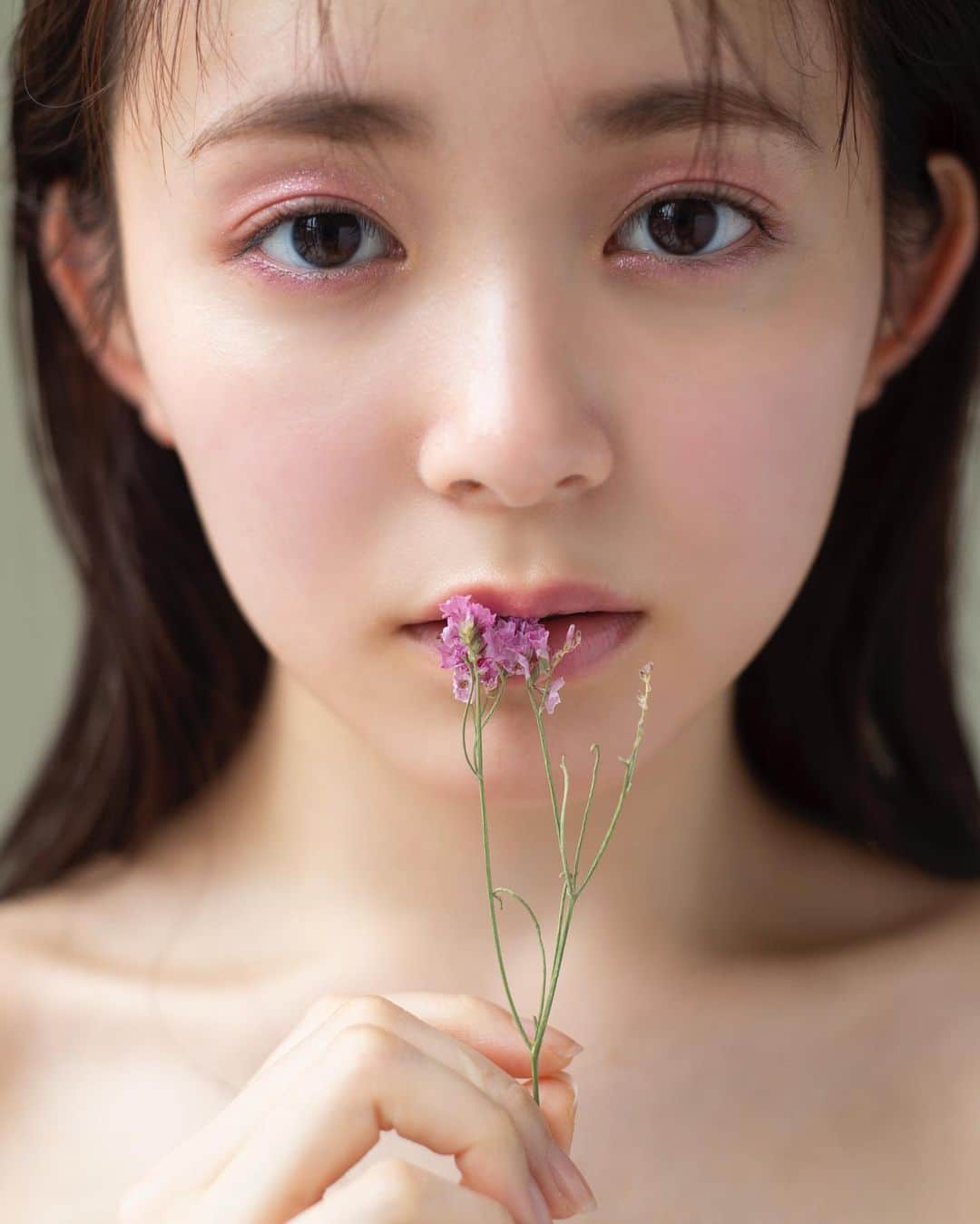 花盛友里のインスタグラム：「可愛すぎてもうどうしたらいいのよ！！  な、りんくまちゃん。  ほんとにほんとにかわいくって礼儀正しくって大好きすぎる、、、♡  Shooting for @rinka_kumada0223」