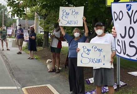 ジェーン・フォンダさんのインスタグラム写真 - (ジェーン・フォンダInstagram)「Sharing photos from Maine wishing a bye bye to Susan Collins and Cardboard Cory Gardner in CO and a shot from a TV piece on Cleveland's car caravan as the Phoenix action in support of the Heroes Act. People are giving their reps “F”, a failing grade as they arrive home for the recess making clear that constituents have had enough of Senate failure and are ready for senators to do their jobs and support essential workers, cities, counties and states and all who are suffering.」7月9日 14時35分 - janefonda