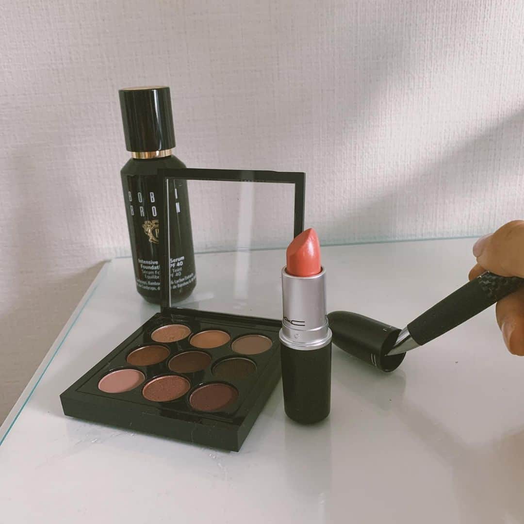 わちみなみのインスタグラム：「マットなアイシャドウも良い🎨  @maccosmeticsjapan @bobbibrownjapan   #わちコスメ　#マットアイシャドウ」