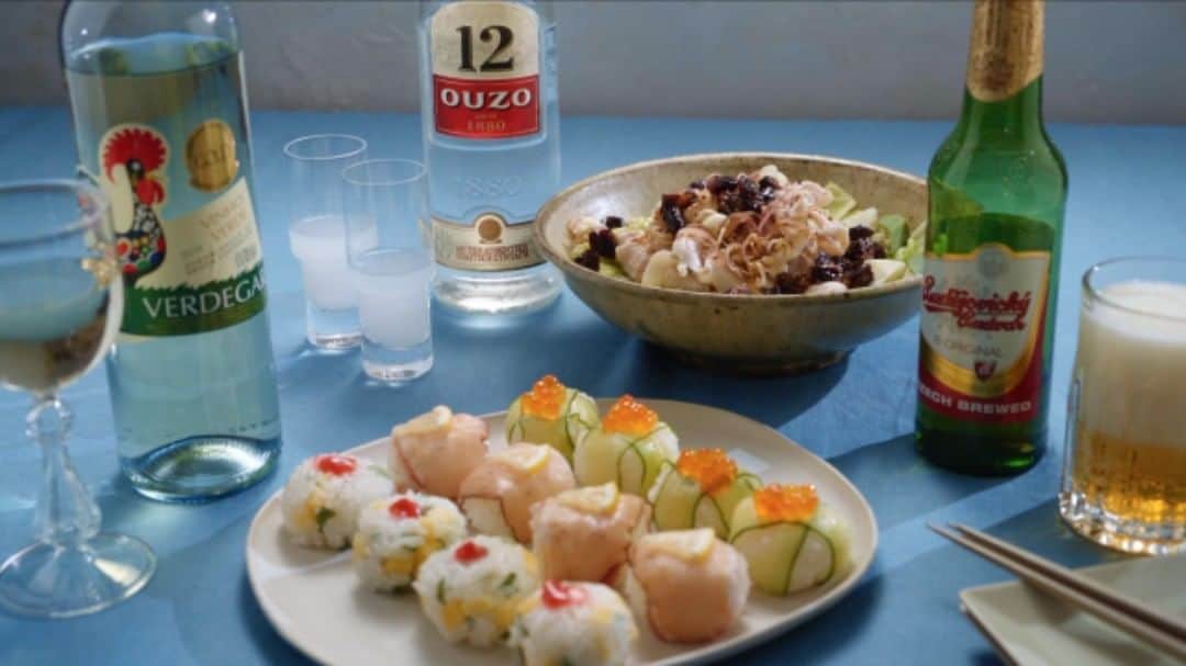 BETTER HOMEさんのインスタグラム写真 - (BETTER HOMEInstagram)「【EU×ベターホーム　コラボ動画夏編をアップしました！】 YouTubeチャンネルで、EUの「地理的表示（GI）」食材を使った、ご家庭でかんたんに作れるおいしい和食を紹介しています。 . ●EUクッキング：夏のてまりずし3種とおすすめ食前酒・ビール● 世界で広く消費されているオランダを代表するチーズ【ゴーダ・ホラント】、オーストリア産の燻製された生ハム【ティローラー・シュペック】を使って、一味違うてまりずしを作ってみませんか？ クリーミーでナッツのような味わいの【ゴーダ・ホラント】、肉本来のうま味が凝縮されたスパイシーかつスモーキーな味わいの【ティローラー・シュペック】がクセになるおいしさです。 . 豚肉の冷しゃぶ　プルーンソース、てまりずしに合うおすすめの食前酒やペールエールもご紹介しています♪ Bon Appetit！ . 動画のURLはこちら。ぜひチェックしてみてくださいね（ベターホームのYouTubeチャンネルにつながります）。  https://youtu.be/y6vxGl8S5i4  YouTubeで「ベターホーム EU」と検索いただいてもご覧いただけます。  #ベターホーム#料理教室#ベターホームのレシピ#レシピ#動画#レシピ動画#料理#おうちじかん#おうちごはん#ごちそう#てまりずし#washoku#和食#ビール#チーズ#GI食材」7月9日 15時04分 - betterhome_jp
