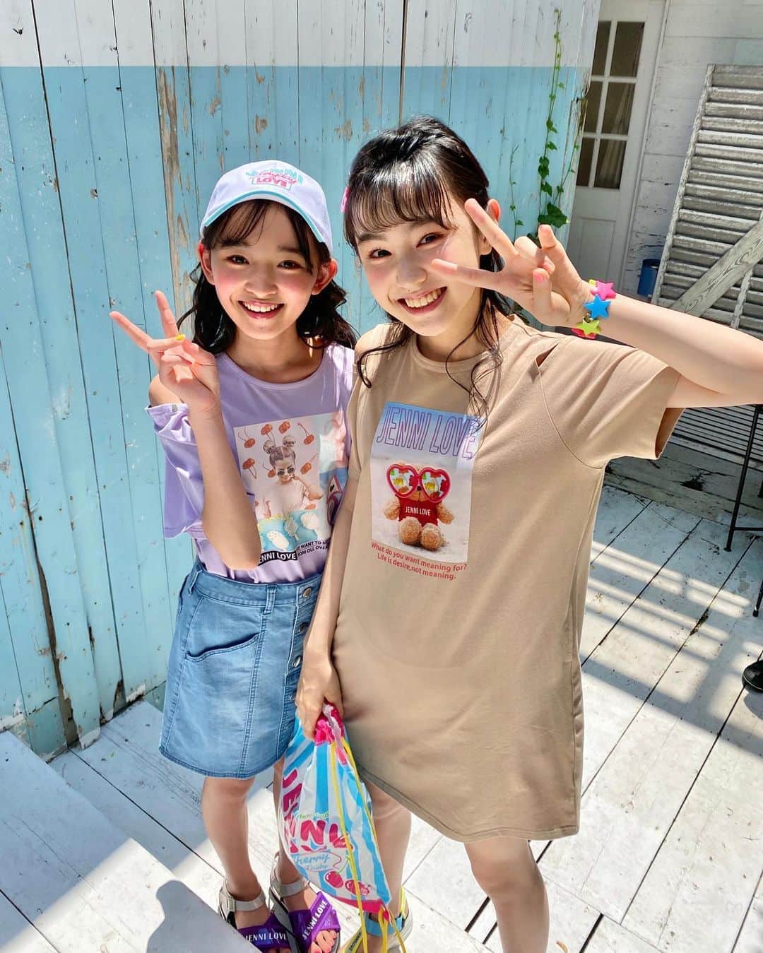 ニコ☆プチのインスタグラム：「🌻☀️🐠 ・ 笑顔がまぶしいっっっ😆😆💛 ・ ・ コーデは全部ジェニィラブだよ！ ・ #ニコプチ #プチモ #八木珠梨 #森﨑美月 #ジェニィラブ」