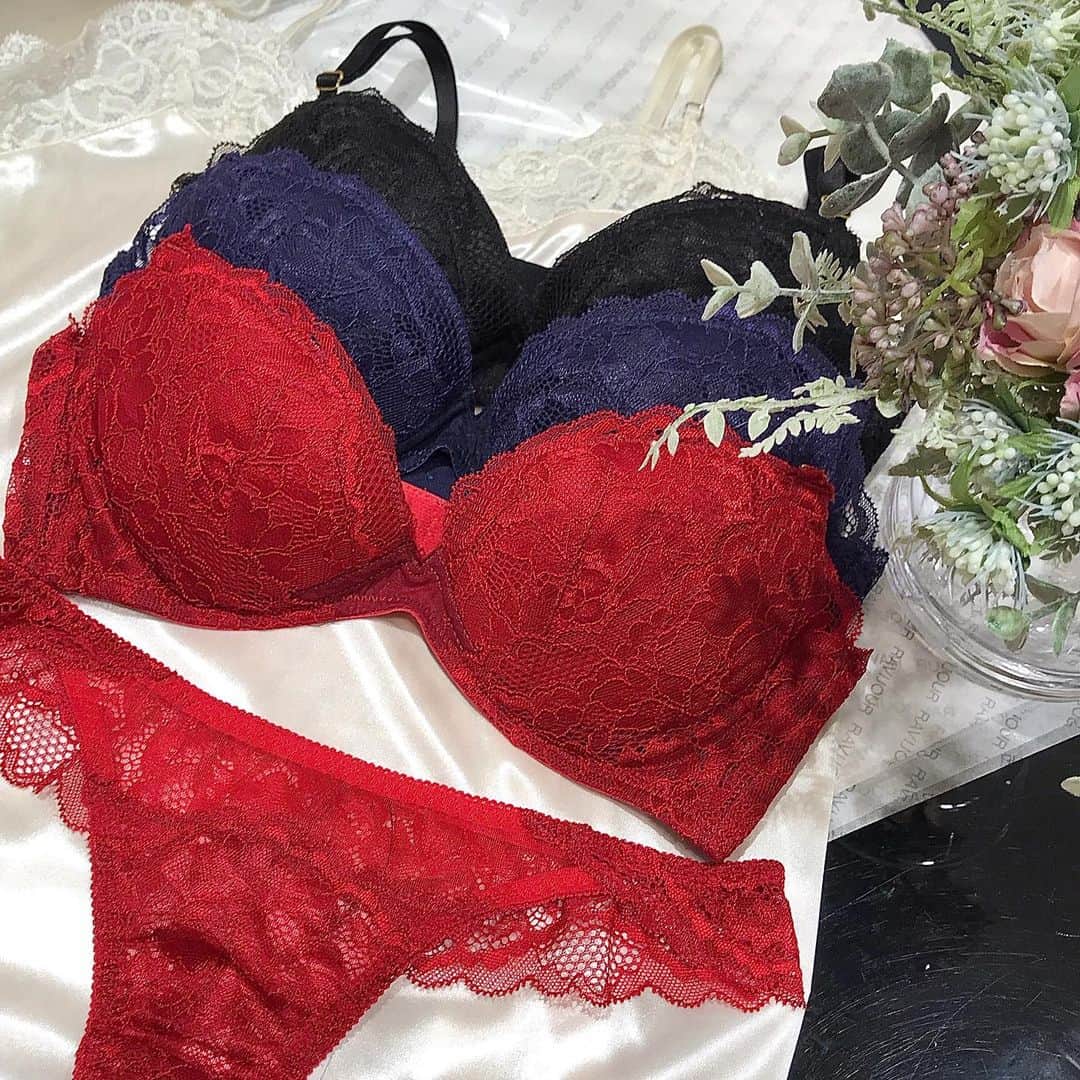 Ravijour札幌4丁目プラザ店のインスタグラム：「. #onsale  . 透けないブラ💓  ラインフラワー💐  詳しくはTOPのURLから飛んでブログをご覧下さい🙋‍♀️  .  #ravijour #ラヴィジュール #ravijourstaff  #ravijoursapporo  #ravijouroffcial」