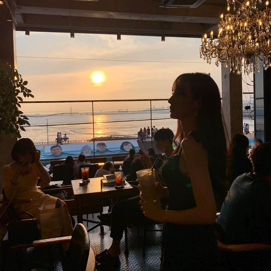 ミンヒ のインスタグラム：「노을 머쪙☀️」