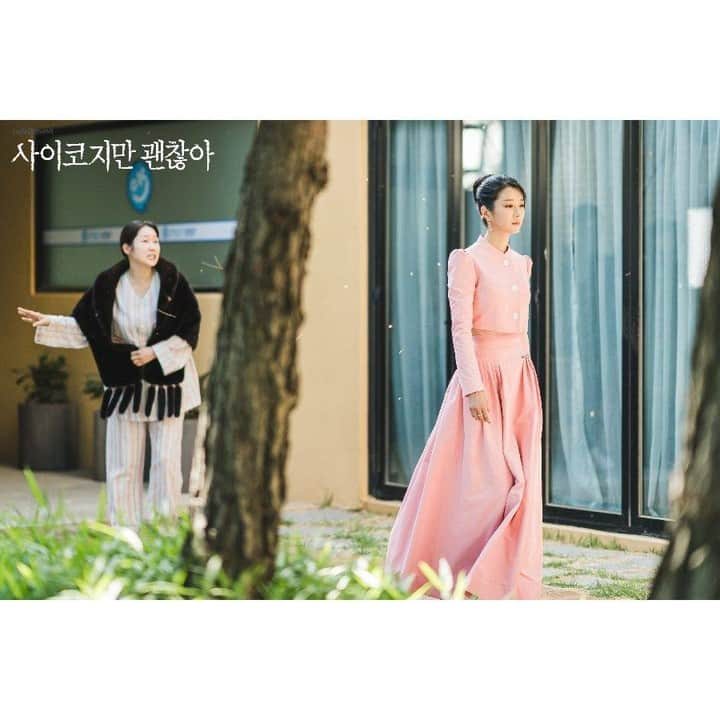 tvN DRAMA【韓国】さんのインスタグラム写真 - (tvN DRAMA【韓国】Instagram)「서로에게 상처로 남은 만남😢 ⠀ 매주 [토일] 밤 9시 방송 #tvN #토일드라마 #사이코지만괜찮아 #김수현 #서예지 #오정세 #박규영 ⠀ <채널번호 변경안내> LG헬로비전 디지털 TV의 tvN 번호가 3번으로 변경됩니다! (7/1~7/9 지역별 순차 변경 / 의정부 13번 ,목포 4번)」7月9日 16時30分 - tvn_drama