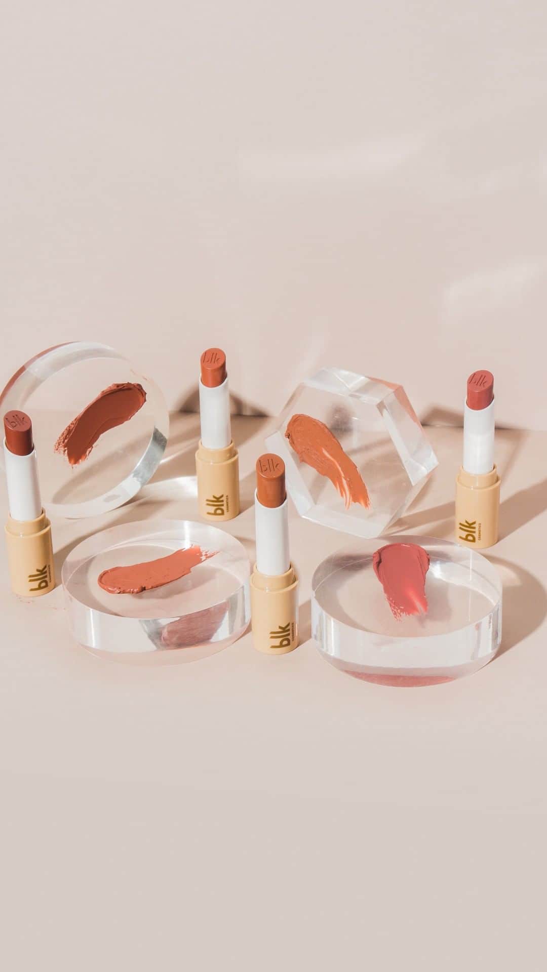 アン・カーティスのインスタグラム：「Used some of the products from our latest @blkcosmeticsph Universal 2.0 Collection. Be sure to watch till the end so you can see some awesome news!  What I used: Illuminating Skin Tint in Vanilla & Butterscotch. Multitasking Color Stick in Cocoa & Margarita Eyebrow Gel in Taupe Lipswitch Lippie in Macchiato.」