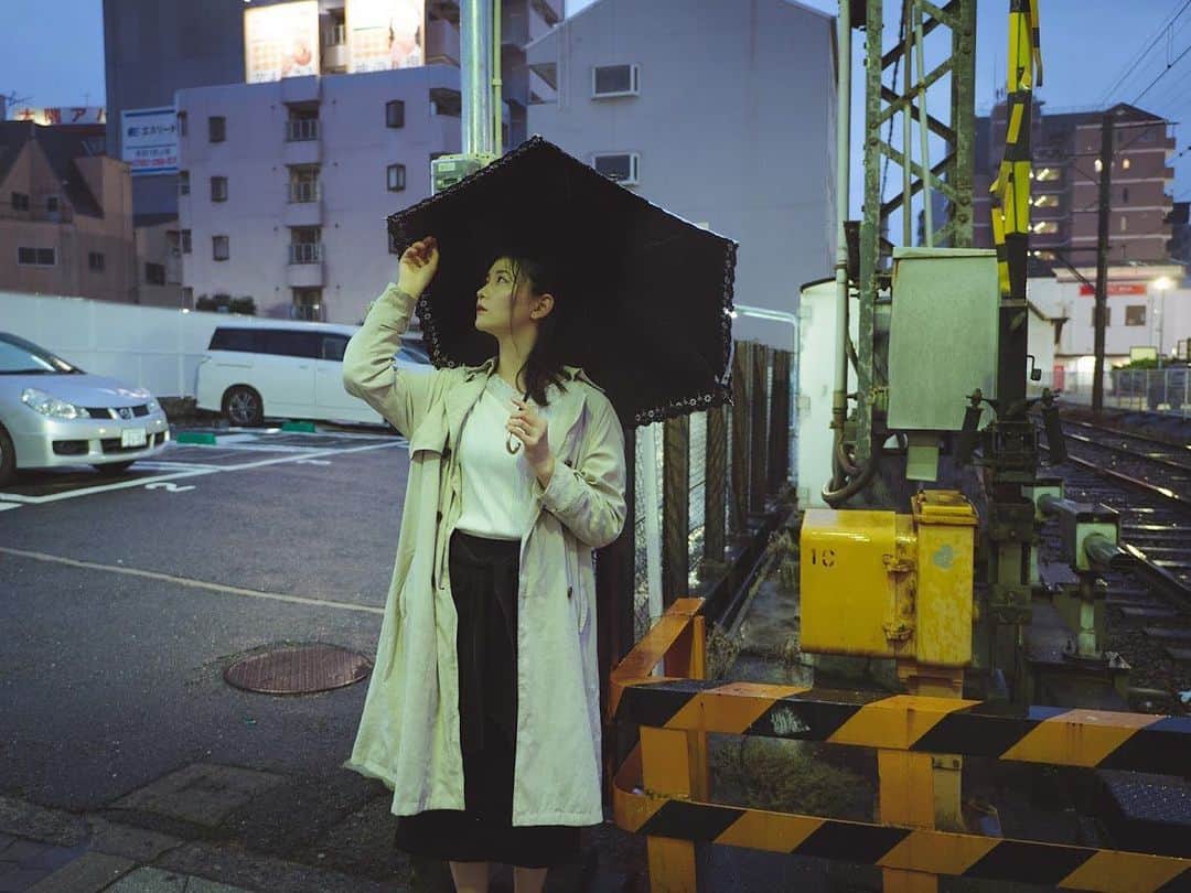 youのインスタグラム：「photo by @alfa155ken  #artgallery  #有償モデル  #撮影会モデル #撮影依頼受付中 #撮影モデル #被写体になります #ポートレートモデル #ポートレート女子 #関西ポートレートモデル #フリーモデル関西 #フリーモデル #サロンモデル #ポートレート好きな人とがりたい #作品撮りモデル #個人撮影　#個人撮影会　#作品撮り #関西ポトレ　 #大阪 #京都　　#サロンモデル　#梅雨入り #雨の日」