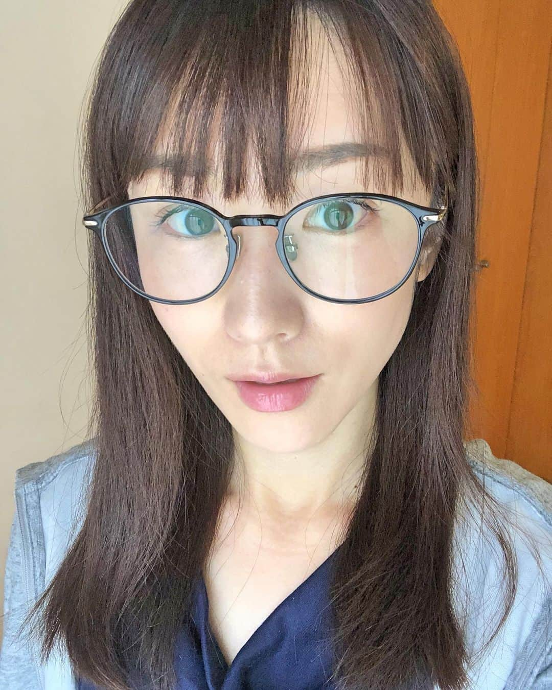 堂真理子さんのインスタグラム写真 - (堂真理子Instagram)「今朝、ちょうど雨が上がって光が差したタイミングがあったので、自撮りしてみました🤳笑 不安定な天気と状況が続きますが、どうぞお気をつけてお過ごし下さい。  　#テレビ朝日　#堂真理子　#アナウンサー」7月9日 16時45分 - mariko_do