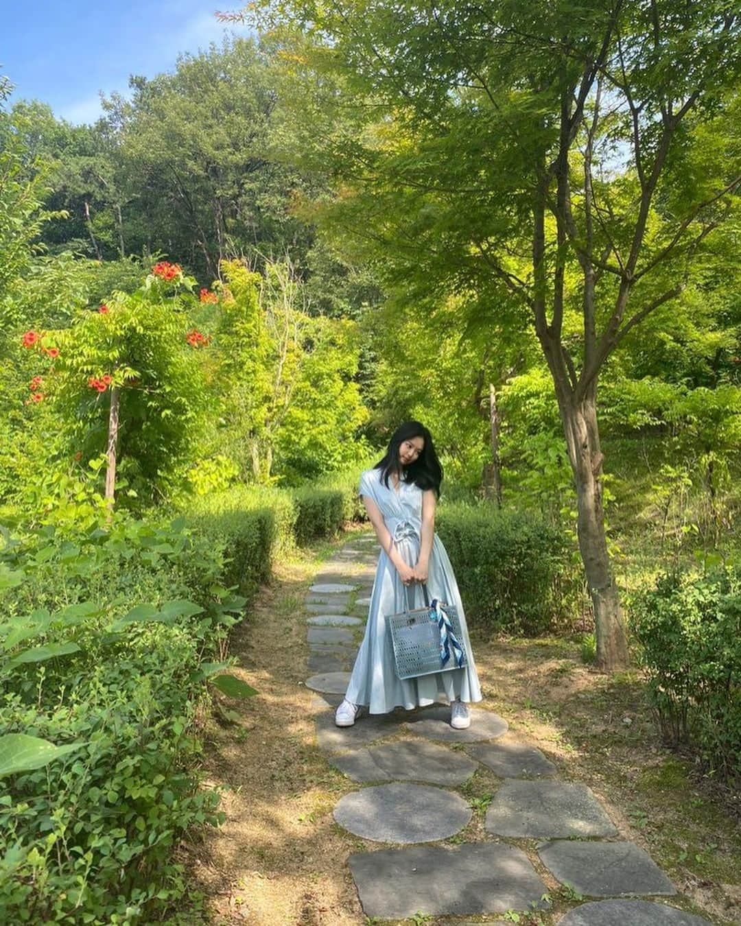 ジェニーさんのインスタグラム写真 - (ジェニーInstagram)「Summer is here 🌞☁️」7月9日 17時01分 - jennierubyjane