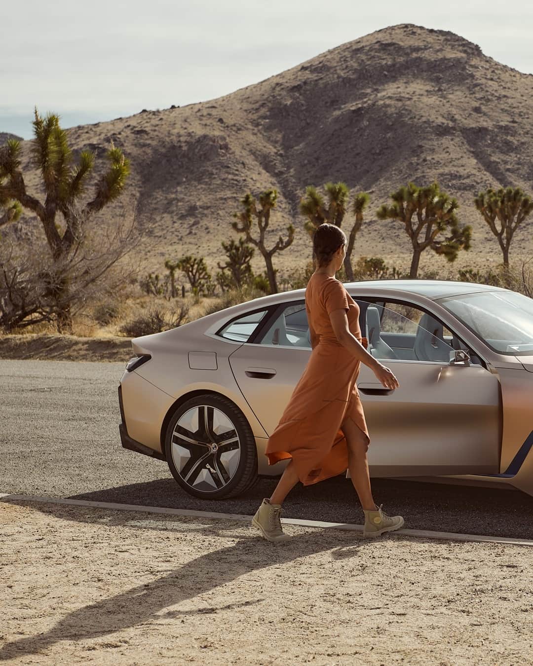 BMWのインスタグラム：「The perfect style of the future. The BMW Concept i4. #TheConcepti4 #BMW #BMWi #bornelectric」