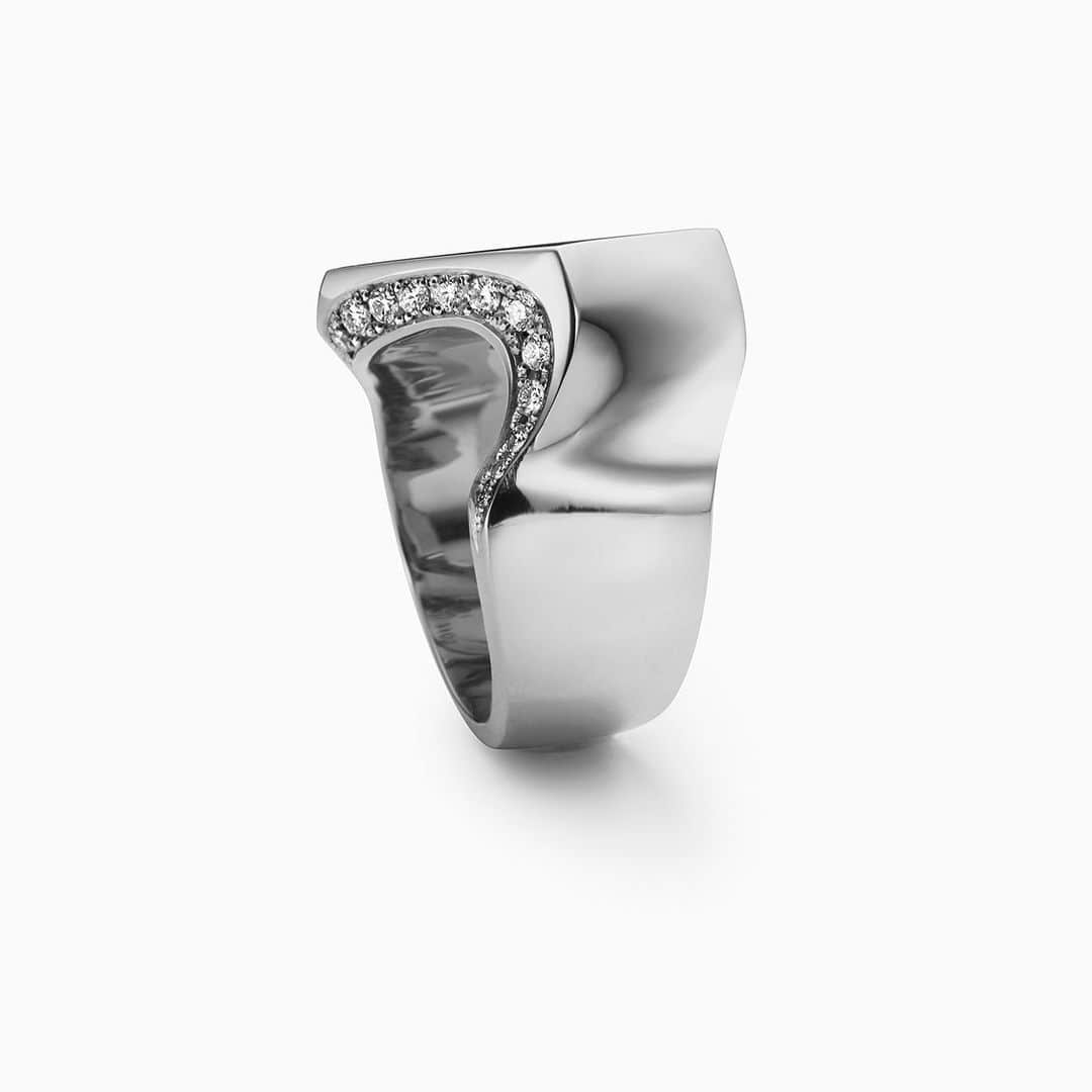 コアジュエルスさんのインスタグラム写真 - (コアジュエルスInstagram)「SIGU®︎COREJEWELS #corejewels #corejewelsharajuku  #corejewelssigu #art #jewelry #diamond #blackdiamond #ring」7月9日 17時13分 - corejewels_lab