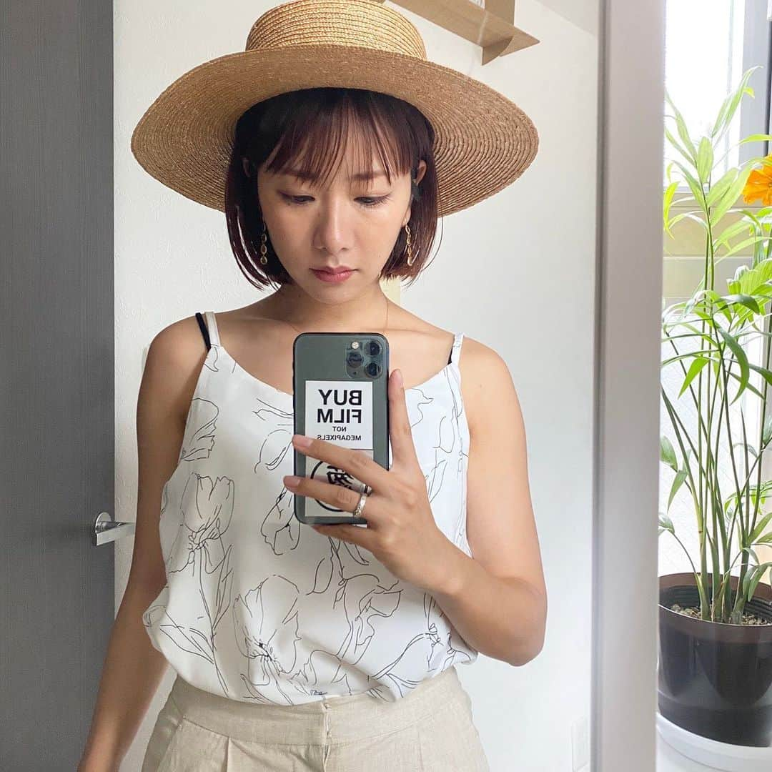 Aya（高本彩）さんのインスタグラム写真 - (Aya（高本彩）Instagram)「夏だーーー🌴暑い。一枚でもさらっと着れるキャミ探してたのだー。 @fifth_store #fifth#shwf#フィフス#私服#レトロフラワーデザインキャミソール」7月9日 17時17分 - aya_dream04