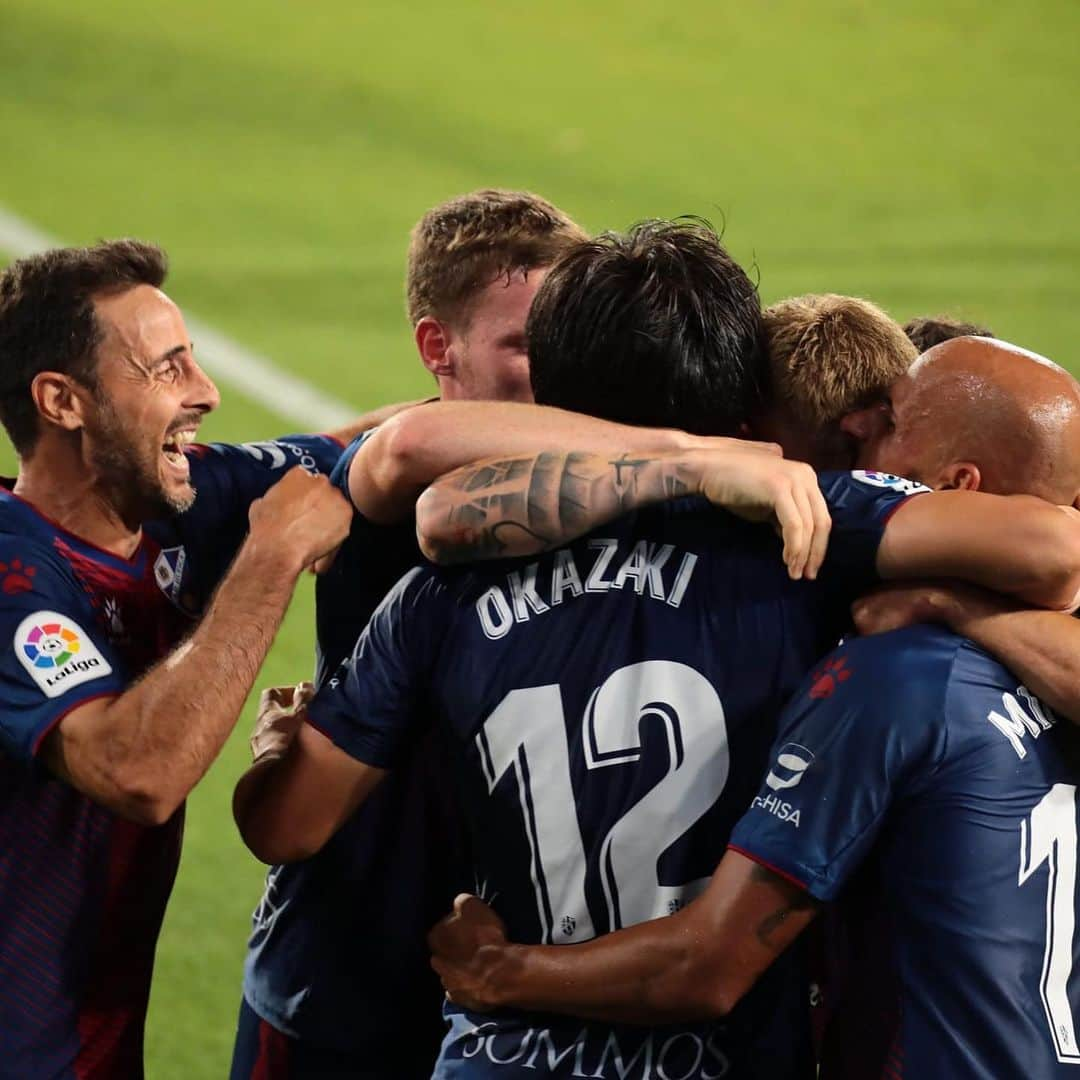 岡崎慎司さんのインスタグラム写真 - (岡崎慎司Instagram)「New boots 🔥⚽️ Last 3 game 💪💪 Vamos huesca ❤️💙」7月9日 17時23分 - shinjiokazaki_official