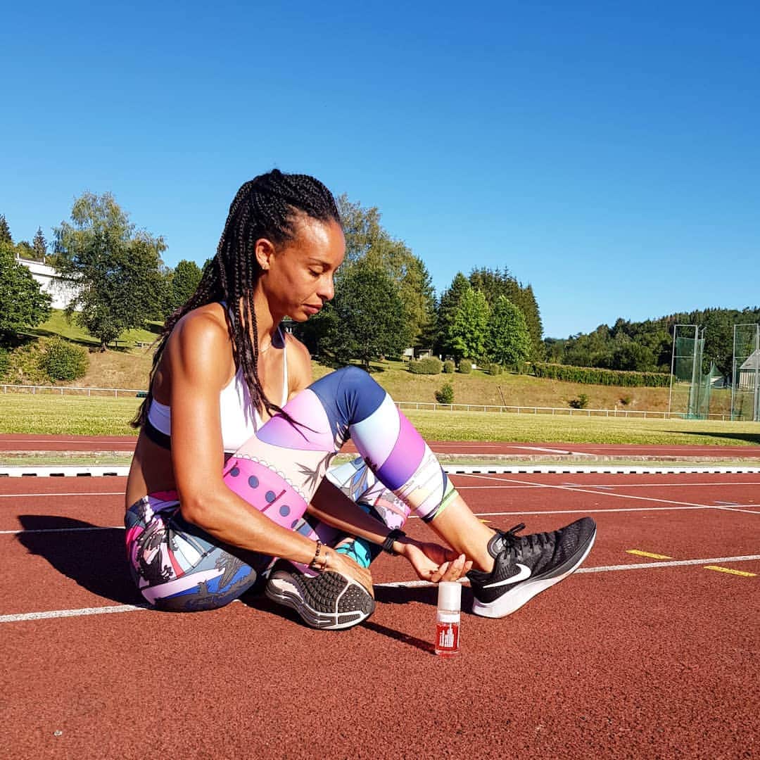 のインスタグラム：「Ah ces tendons 🙄😒 Les tendons d'Achille, la galère des coureurs, si tu trouves la recette pour ne plus avoir mal, laisse la en commentaire ! @ladrome_laboratoire」