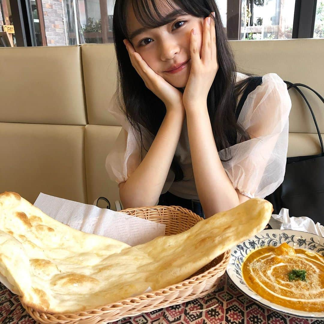 林芽亜里さんのインスタグラム写真 - (林芽亜里Instagram)「🎀﻿ ﻿ 昨日出した写真撮ったあとカレー屋さんに行ったよ🍛﻿ ﻿ めありはカレーのお供はナンがすきっ！﻿ みんなはライス派？ ナン派？﻿ ﻿ ちなみにこのカレーはかぼちゃカレー🎃﻿ ﻿ 動画も👍﻿ ﻿ #ニコラ #nicola #林芽亜里」7月9日 17時29分 - meari__hayashi