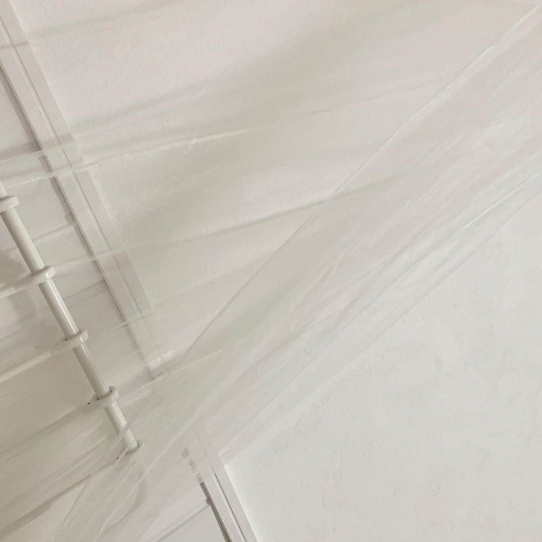 野崎奈菜さんのインスタグラム写真 - (野崎奈菜Instagram)「﻿ お部屋が真っ白になりました🥚﻿ 自粛中にお部屋塗りました。﻿ 壁はしっくいを塗って部屋中色々な白に包まれています﻿ ﻿ 付録のピンクもお部屋にすごく可愛い🥚🥚﻿ ﻿ ﻿ ﻿ テスト期間中なのです。﻿ 皆さんはどうですか⁇ありますか？テスト☺︎﻿ ﻿ おふしょも！この企画見つけられますか？﻿ ﻿ #野崎奈菜」7月9日 17時38分 - lunelapin_na7