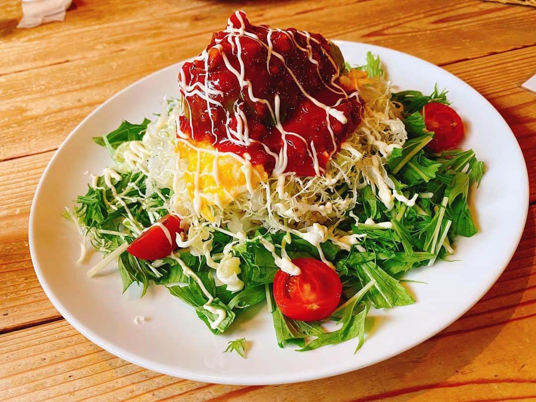 太田英里さんのインスタグラム写真 - (太田英里Instagram)「* ･ あいちゃん(@aiko_m3 )とlunch🍴💞 とっってもお洒落なカフェで、 とっっても美人なあいちゃんと とっっても美味しいごはんを食べて とっっても癒されました。🥺💞 明日からまた撮影頑張れそうです。 ちなみに食べたのは アボカドタコライスです💞 ･ #吉祥寺 #cafe #hattifnatt #lunch #太田英里 #Bright #三重PR大使 #ミス桑名 #ナチュラルフードコーディネーター #健康食コーディネーター #エレガンスマナーインストラクター #釣りガール #女優 #モデル #model #actress #talent #shorthair #ショートヘア #丸顔 #l4l #like4like #followme #instagood」7月9日 18時27分 - eririiin56