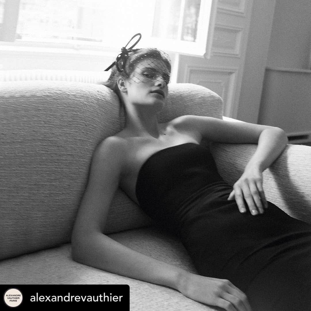 フィリップトレーシーさんのインスタグラム写真 - (フィリップトレーシーInstagram)「#repost @alexandrevauthier  COUTURE FALL 20 by @karimsadli #thedayafter hats by @philiptreacy」7月9日 18時33分 - philiptreacy