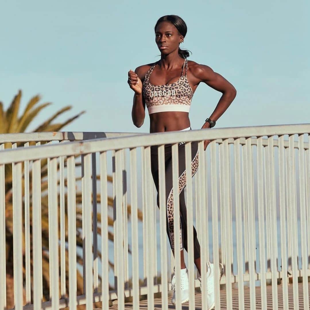 NANA OWUSU-AFRIYIEのインスタグラム：「Solo trotting again :(」