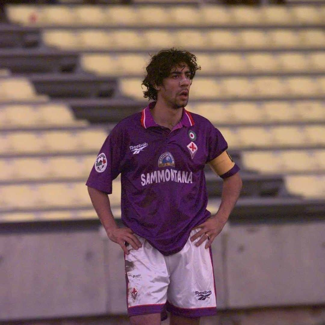 ACFフィオレンティーナさんのインスタグラム写真 - (ACFフィオレンティーナInstagram)「Manuel Rui Costa is ______________ ✍️   Momenti @gelatisammontana 🍦  #ForzaViola 💜 #Fiorentina #Sammontana #ACFFiorentina #RuiCosta」7月9日 18時45分 - acffiorentina