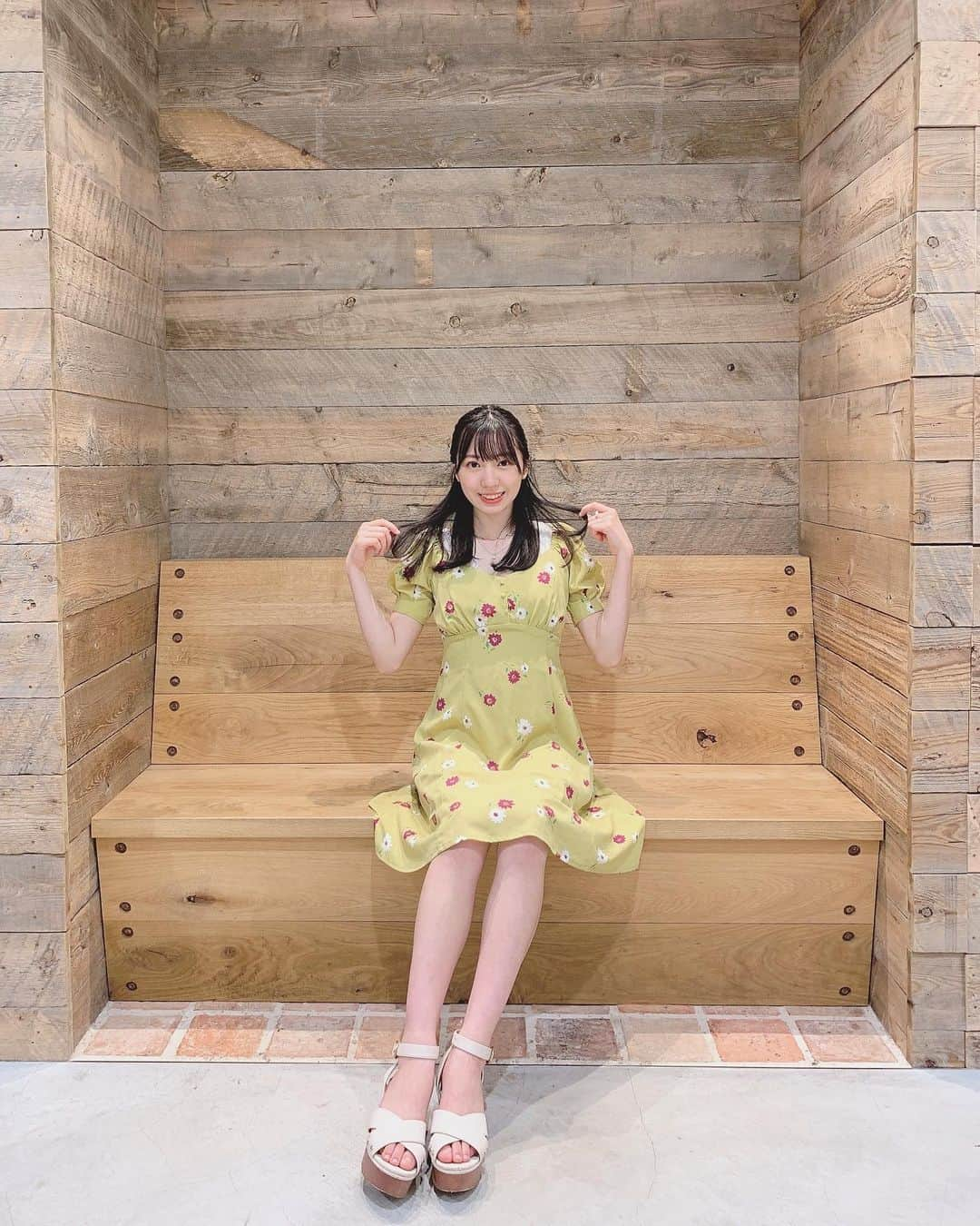 坂本りのさんのインスタグラム写真 - (坂本りのInstagram)「🌼💭﻿ ﻿ ﻿ きいろのワンピース〜👗💛  あんまりこの色はきたことないけど… どんな色の服でも着こなせるようになるのがひとつの目標ですっ🙊💕 ﻿ #fashion #followｍe #instalike #code #dazzlin  #ワンピース #夏コーデ #きいろ #エドマッチョ #りのうぇあー」7月9日 19時09分 - rinosakamoto_hkt