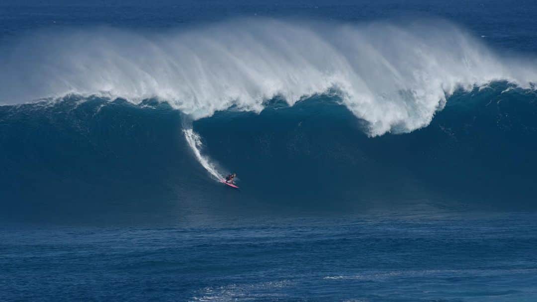 フェリシティー・パルマティアーのインスタグラム：「🌊 @wslbigwave #jawschallenge」