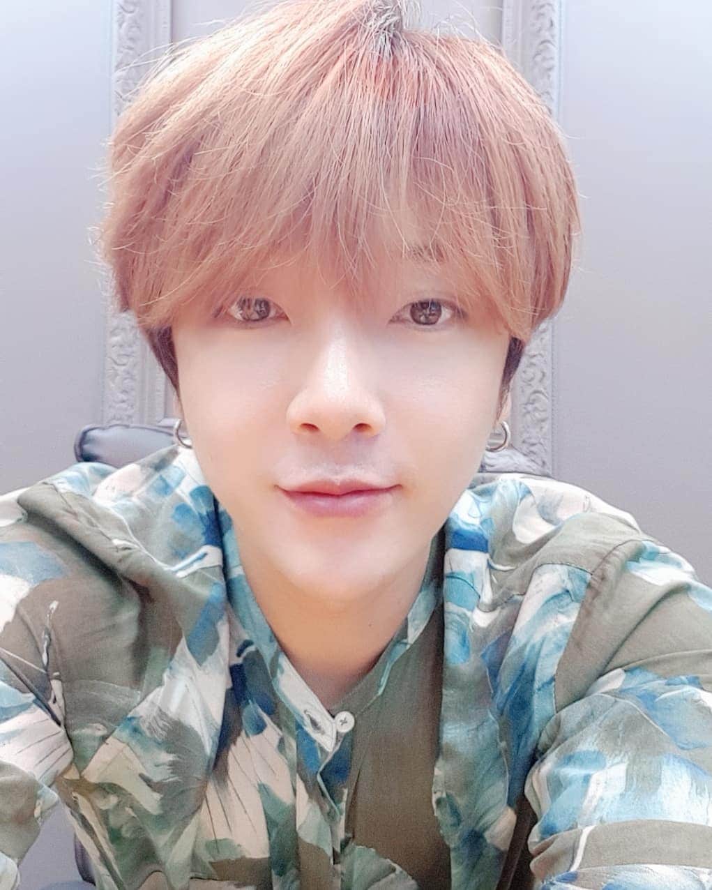 のインスタグラム：「今日、ユナクＣＡＭにきてくれて ありがとう😊 楽しかった😊 生で会いたいけど我慢我慢だよね。😭 また、早く、会いましょう♡ 最後にHAPIちゃんよろしく🙏」