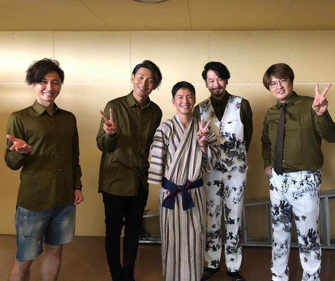 山中真さんのインスタグラム写真 - (山中真Instagram)「純烈のみなさんと 久々お会いできました♪  #mbs #ちちんぷいぷい #せやねん #純烈 #箕面温泉スパーガーデン #僕の右手」7月9日 19時22分 - makorine1120