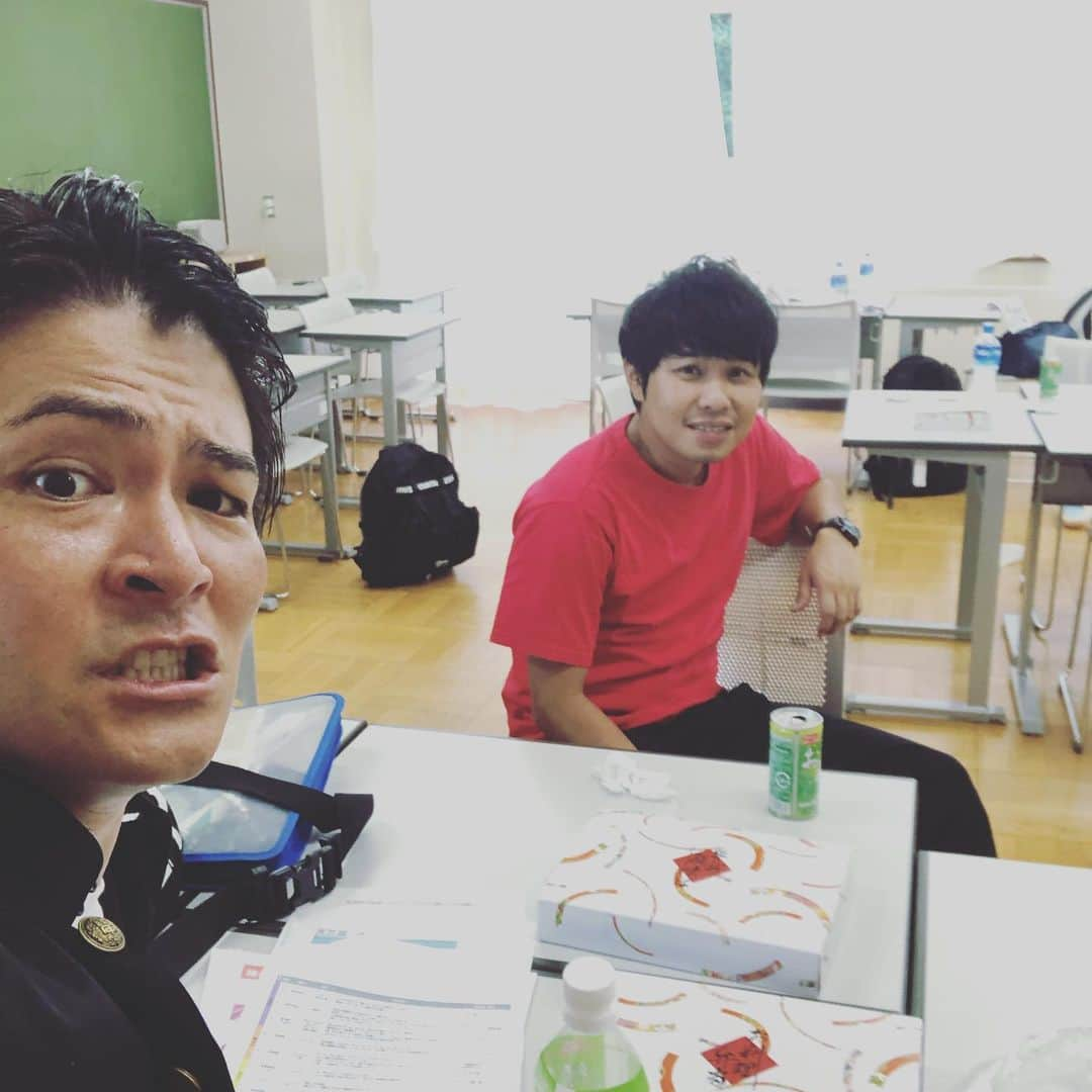 瀬下豊さんのインスタグラム写真 - (瀬下豊Instagram)「ゴルフ以外で東ブクロと会うと、なんか変な感じ！！  東ブクロ？ 東ブクロってなんやねん！ #仕事で一緒 #さらば青春の光東ブクロ  #東ブクロ？ #ゴルフ仲間 #ベスト74 #絶対倒す」7月9日 19時37分 - tjkseshita