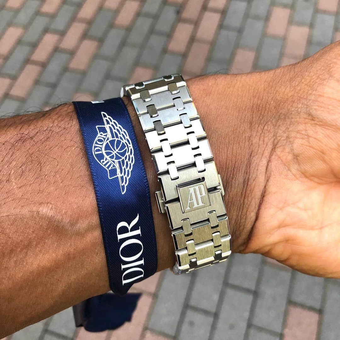 カルフィン・ヨン・ア・ピンのインスタグラム：「The #airdior collection finally came out. The sneakers were 🔥 But thats about it」