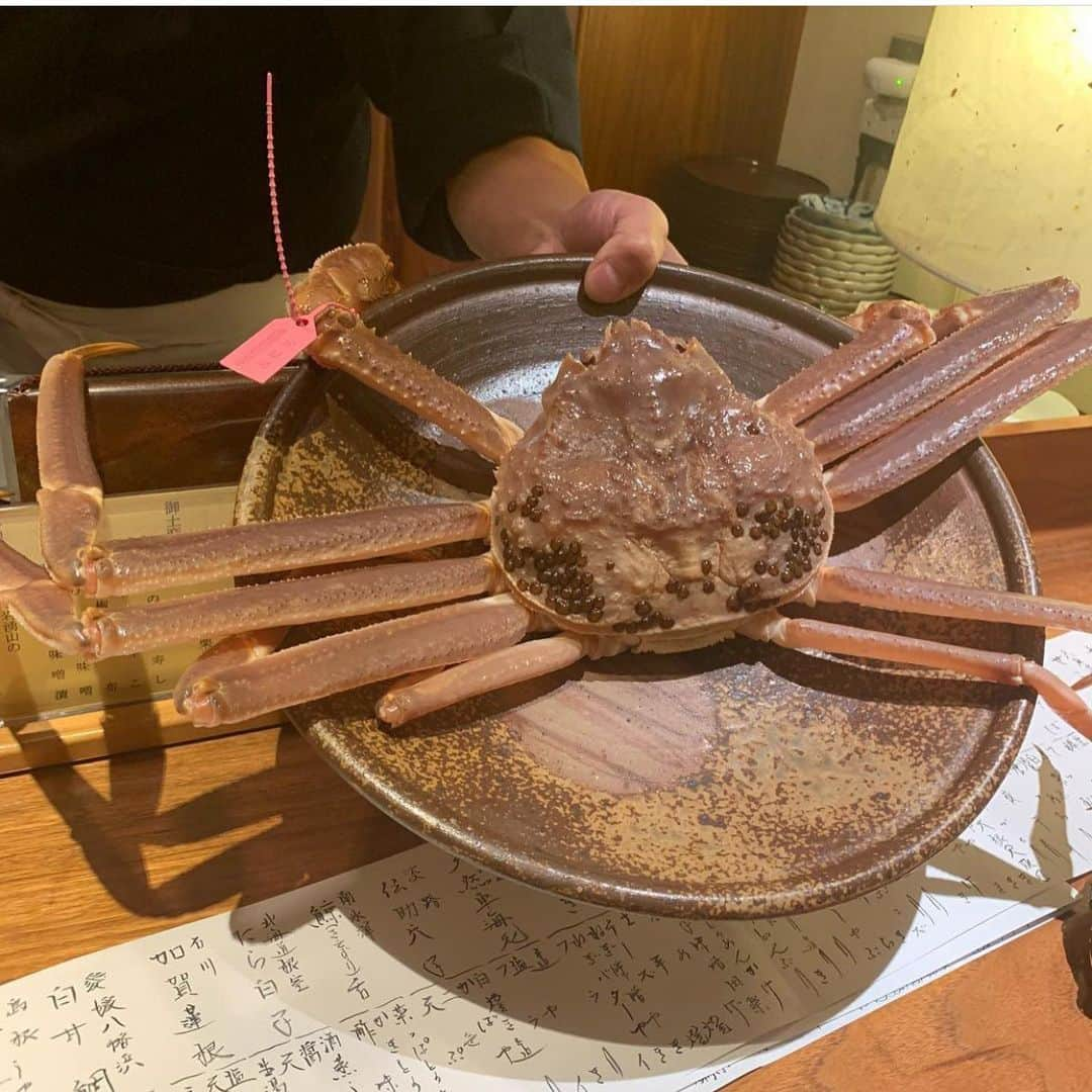 hiroroのインスタグラム：「今日は蟹尽くし🦀 #蟹 #カニ #夕飯 #副業 #脱サラ #FX #自動売買 #EA #お小遣い稼ぎ #バイナリー #バイナリーオプション #BO #物販 #転売 #貯金 #在宅ワーク #投資 #投資家 #仮想通貨 #暗号通貨#follow4follow #followme #follow #l4l  #instagood #instadiary #instalike  #instamood #instalove #instafollowsky」