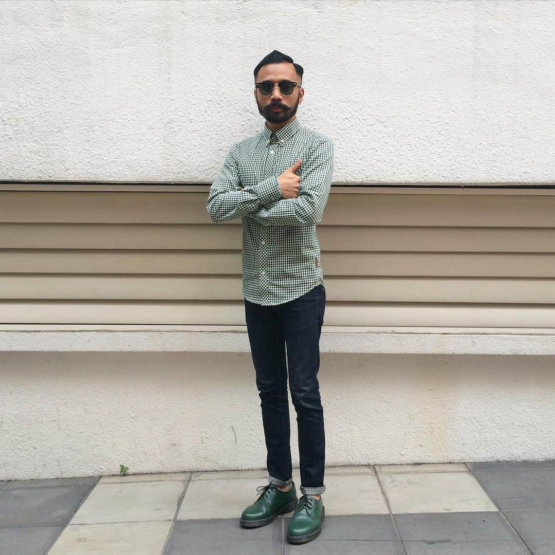 Wak Doyokさんのインスタグラム写真 - (Wak DoyokInstagram)「Sentiasa berOOTD🕴 #BenSherman #DrMartens #TakPanaske #AkuYangPakaikoYangPanas #KodahKenapa #WdCigar #MegWak #WakDoyok #LegasiWakDoyok #WDLifeStyle #WakDoyokFC #BeardedGentlemen #Sedagher #MensWear #Fashion #MensFashionReview #StreetFashion #Dapper #Ootd #Style #MensFashionPost #TheMenClub #MenWithClass #Details #Sartorialist #Pittiuomo #Class #British #Usa」7月9日 19時55分 - wakdoyok